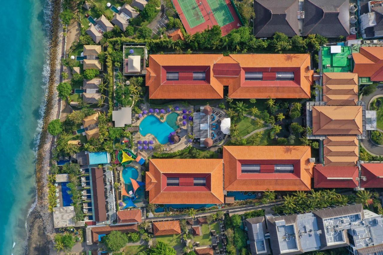 Bali Dynasty Resort Kuta Lombok Exterior foto Aerial view of the resort