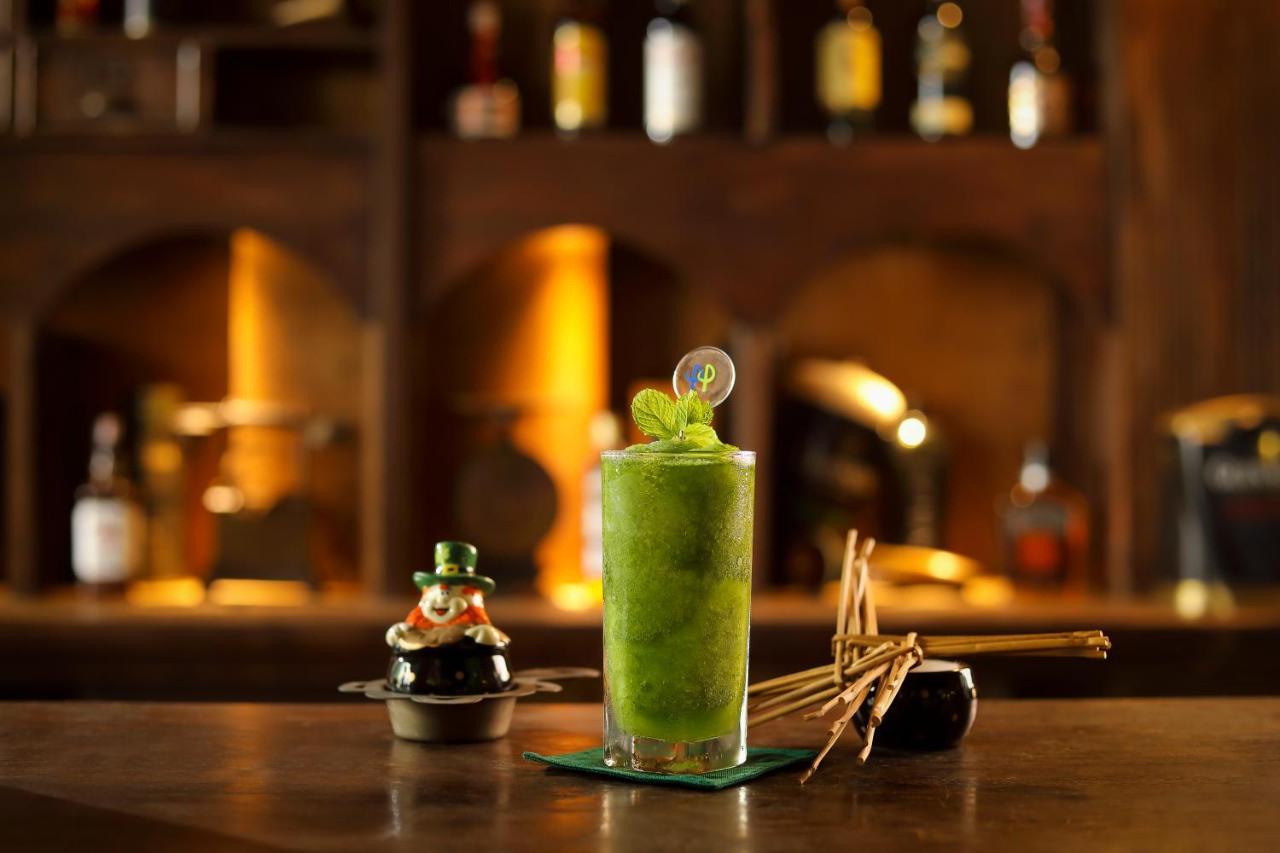Bali Dynasty Resort Kuta Lombok Exterior foto A matcha green tea drink