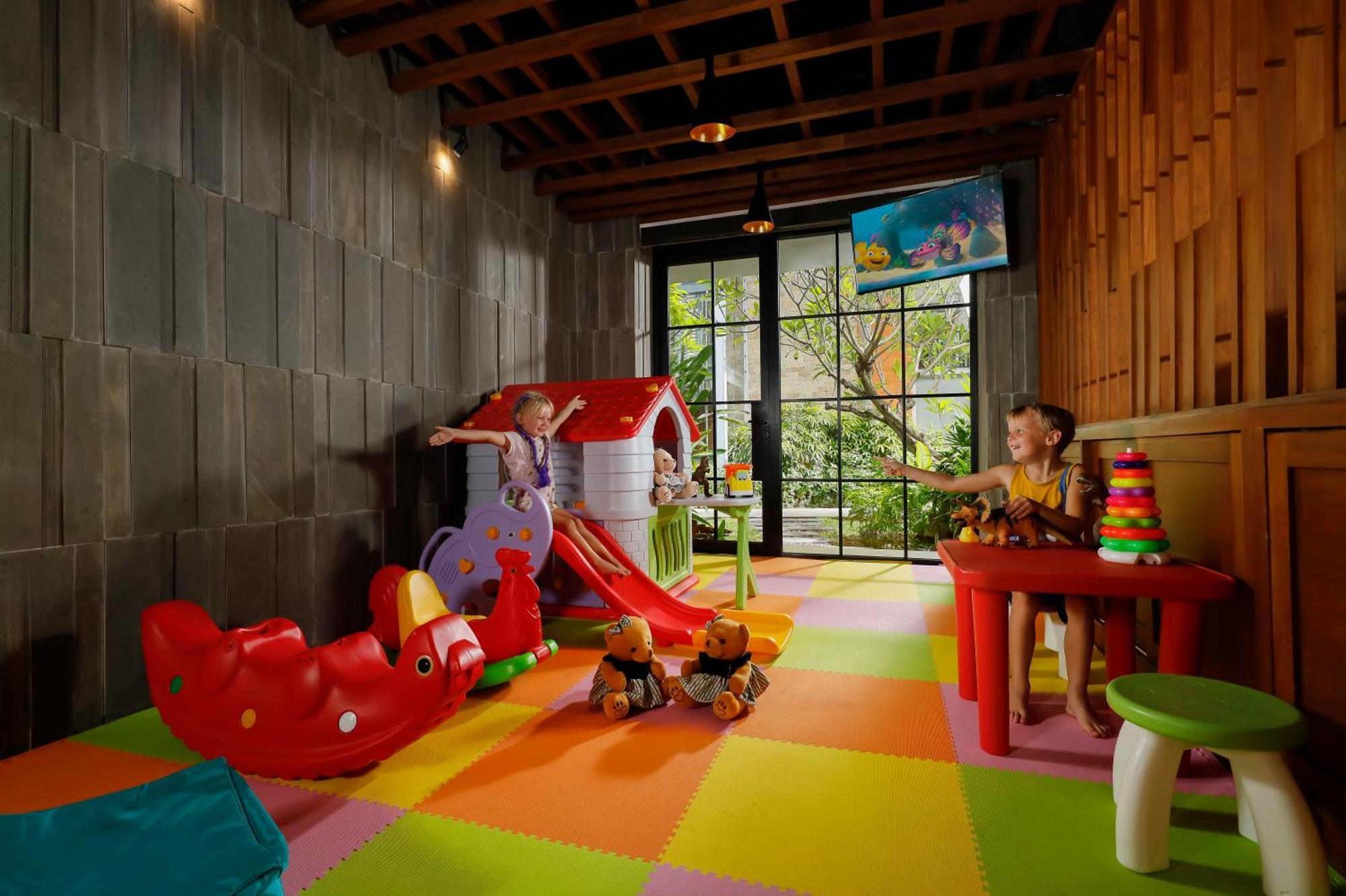 Bali Dynasty Resort Kuta Lombok Exterior foto Kids Club